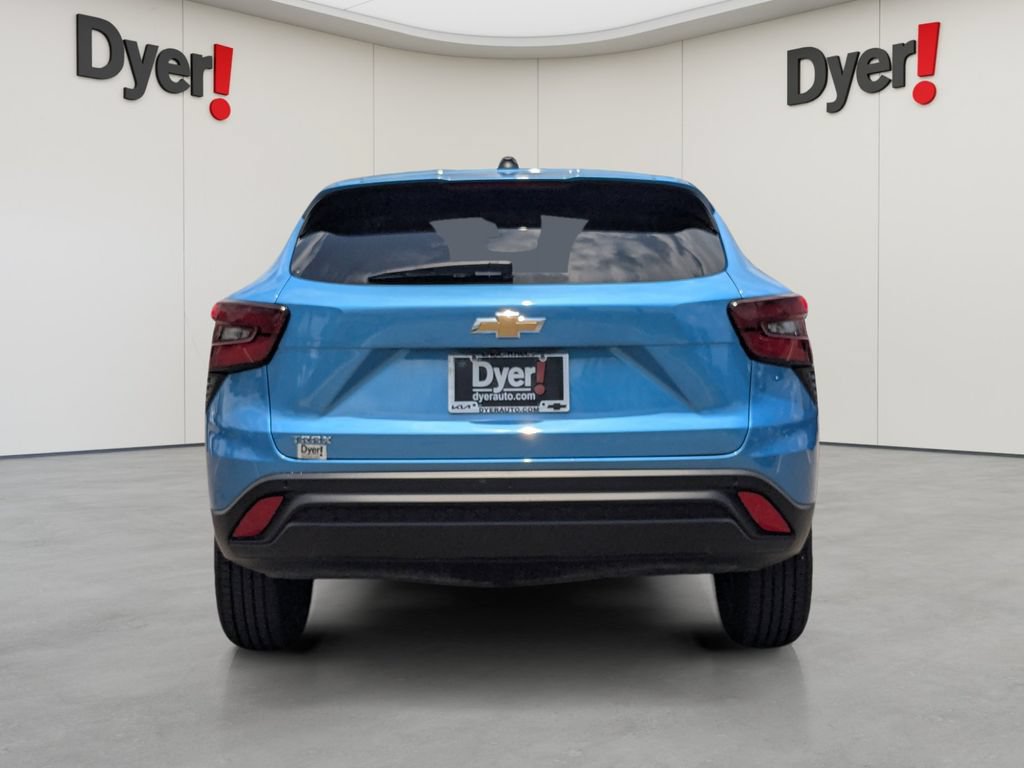 Used 2025 Chevrolet Trax LS w/ Driver Confidence Package FWD image 4