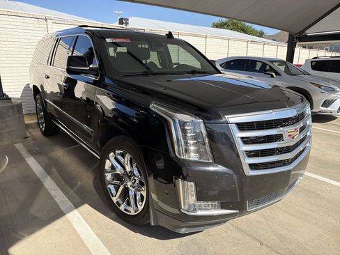 Used 2018 Cadillac Escalade ESV Premium Luxury AWD/4WD image 2