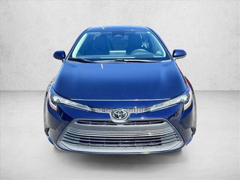 Certified 2024 Toyota Corolla LE image 2
