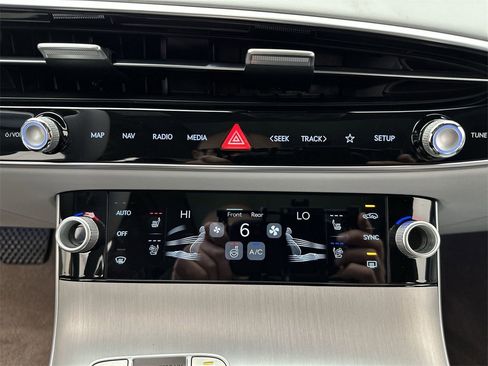 Used 2026 Genesis GV70 2.5T Advanced image 19