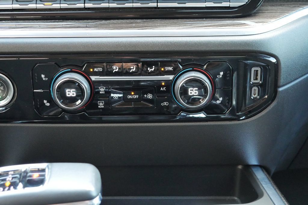 Used 2022 Chevrolet Silverado 1500 RST w/ Z71 Off-Road Package AWD/4WD image 24