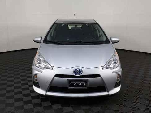 Used 2012 Toyota Prius C image 2