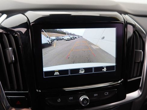 Used 2023 Chevrolet Traverse LT image 36