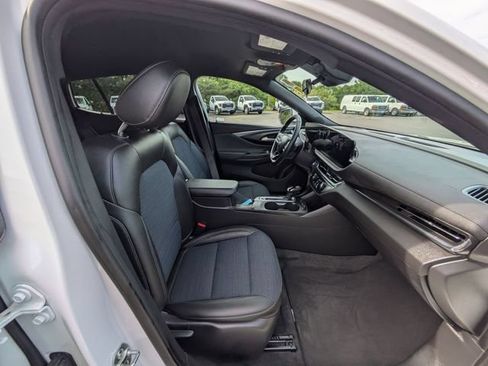 Certified 2025 Buick Envista Preferred w/ Convenience I Package FWD image 33