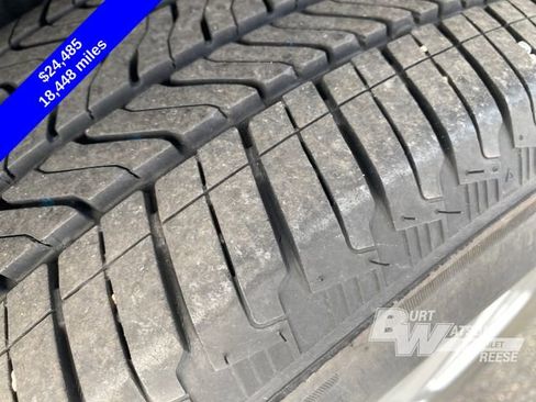 Used 2023 GMC Terrain SLE w/ Driver Convenience Package AWD/4WD image 18