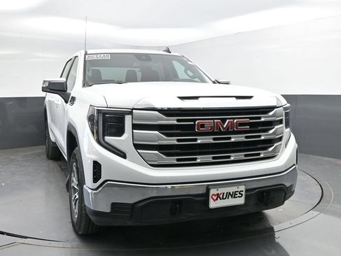 Used 2023 GMC Sierra 1500 SLE AWD/4WD image 4
