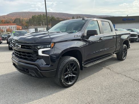 Used 2024 Chevrolet Silverado 1500 LT Trail Boss w/ Convenience Package II image 8