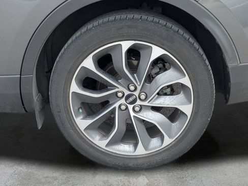 Used 2022 Lincoln Nautilus Reserve FWD image 25