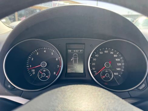 Used 2011 Volkswagen Golf 4-Door image 24