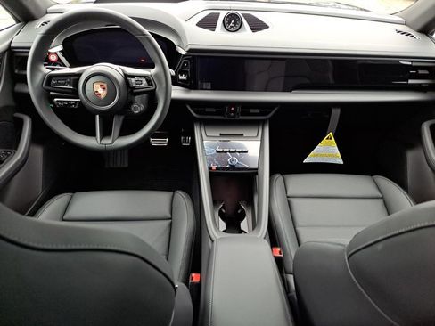 Used 2025 Porsche Macan 4S Electric image 16