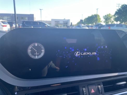 Used 2024 Lexus ES 300h w/ Premium Package FWD image 23