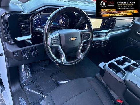 Used 2024 Chevrolet Silverado 2500 LT AWD/4WD image 18
