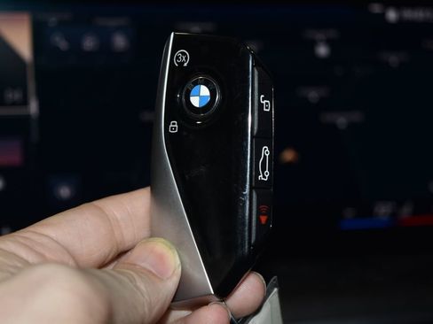 Certified 2025 BMW X7 xDrive40i image 18