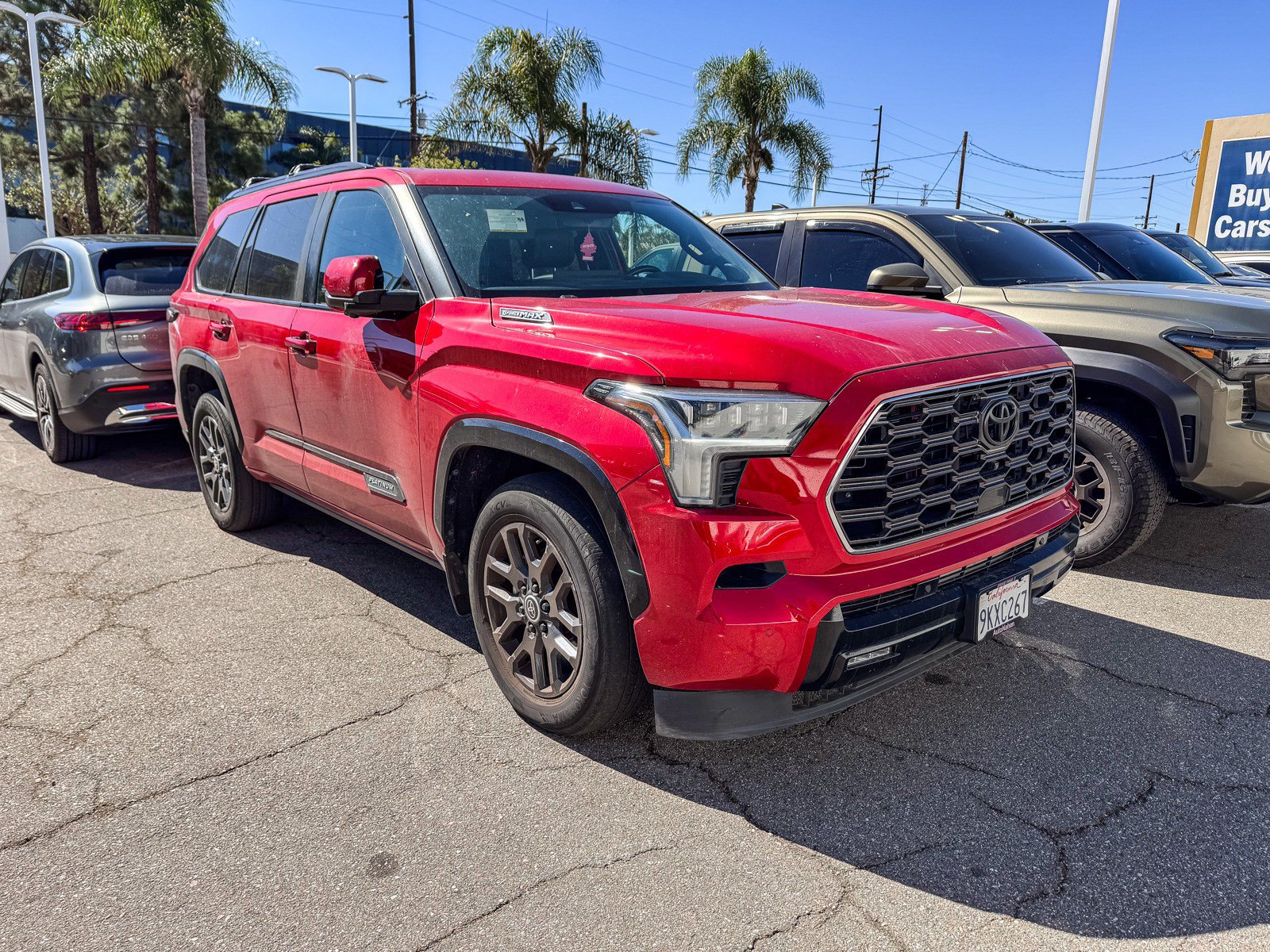 Used 2024 Toyota Sequoia Platinum AWD/4WD image 3