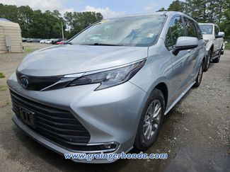 Used 2024 Toyota Sienna XLE FWD video 2