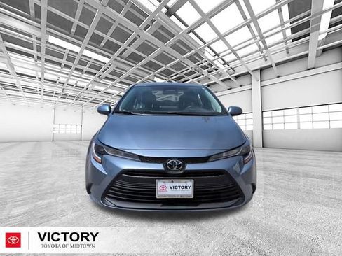 Used 2026 Toyota Corolla LE w/ LE Premium Package FWD image 9