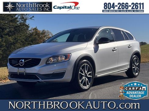 Used 2016 Volvo V60 T5 Cross Country w/ Convenience Package image 1