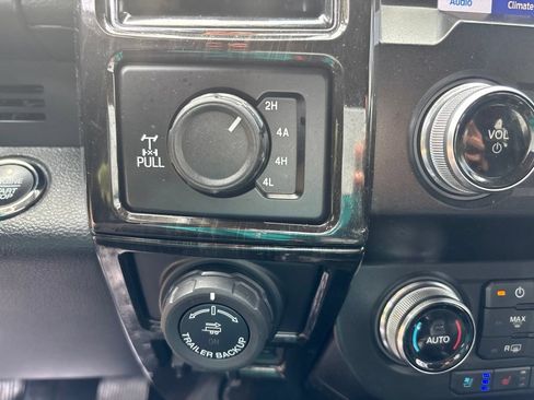 Used 2020 Ford F150 Lariat w/ Equipment Group 502A Luxury AWD/4WD image 31