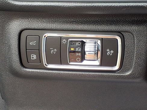 Used 2025 Lincoln Corsair Grand Touring w/ Equipment Group 302A AWD/4WD image 16