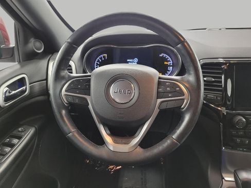 Used 2022 Jeep Grand Cherokee Laredo X AWD/4WD image 5
