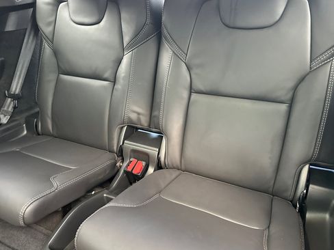 Certified 2025 Volvo XC90 B6 Ultra w/ Protection Package Premier image 18