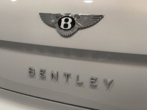 Used 2020 Bentley Flying Spur W12 image 24