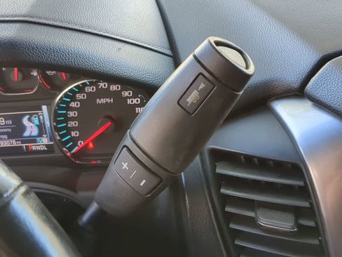 Used 2018 Chevrolet Tahoe LT w/ RST Edition image 29