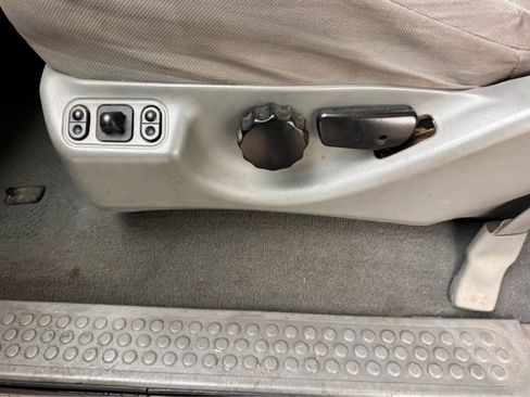 Used 2005 Ford F250 XLT image 11