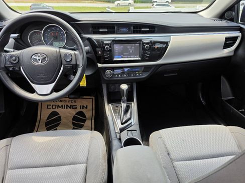 Used 2016 Toyota Corolla LE FWD image 9