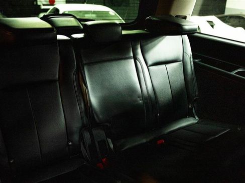 Used 2024 Ford Expedition XLT image 12