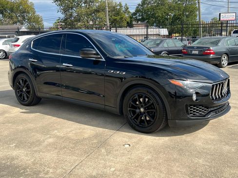 Used 2018 Maserati Levante AWD/4WD image 8