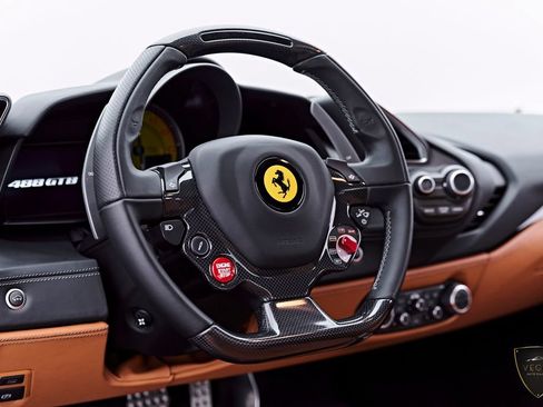 Used 2018 Ferrari 488 GTB RWD image 51