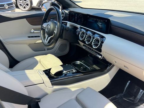 Used 2022 Mercedes-Benz A 220 4MATIC image 18