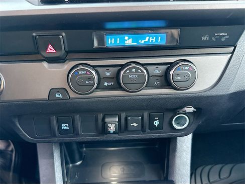 Used 2021 Toyota Tacoma TRD Sport image 15