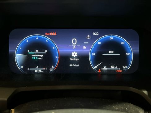 Used 2024 Toyota Tacoma Limited w/ Limited Package (LT) image 17