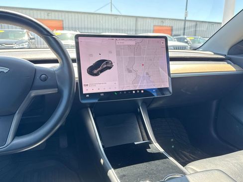 Used 2019 Tesla Model 3 RWD image 17