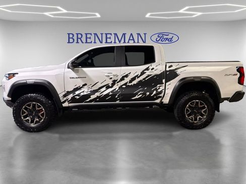 Used 2024 Chevrolet Colorado ZR2 w/ ZR2 Convenience Package III image 8