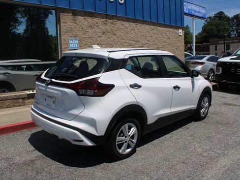 Used 2023 Nissan Kicks S FWD image 4