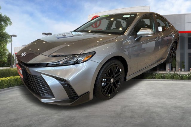 Used 2026 Toyota Camry SE w/ Convenience Package FWD image 9