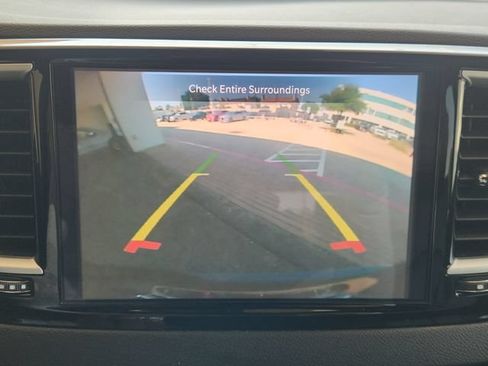 Used 2025 Chrysler Pacifica Select FWD image 6