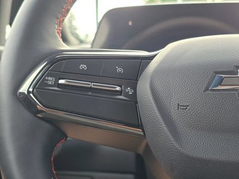 Used 2025 Chevrolet Equinox EV RS FWD image 33