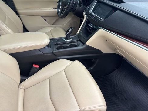 Used 2019 Cadillac XT5 Luxury AWD/4WD image 40