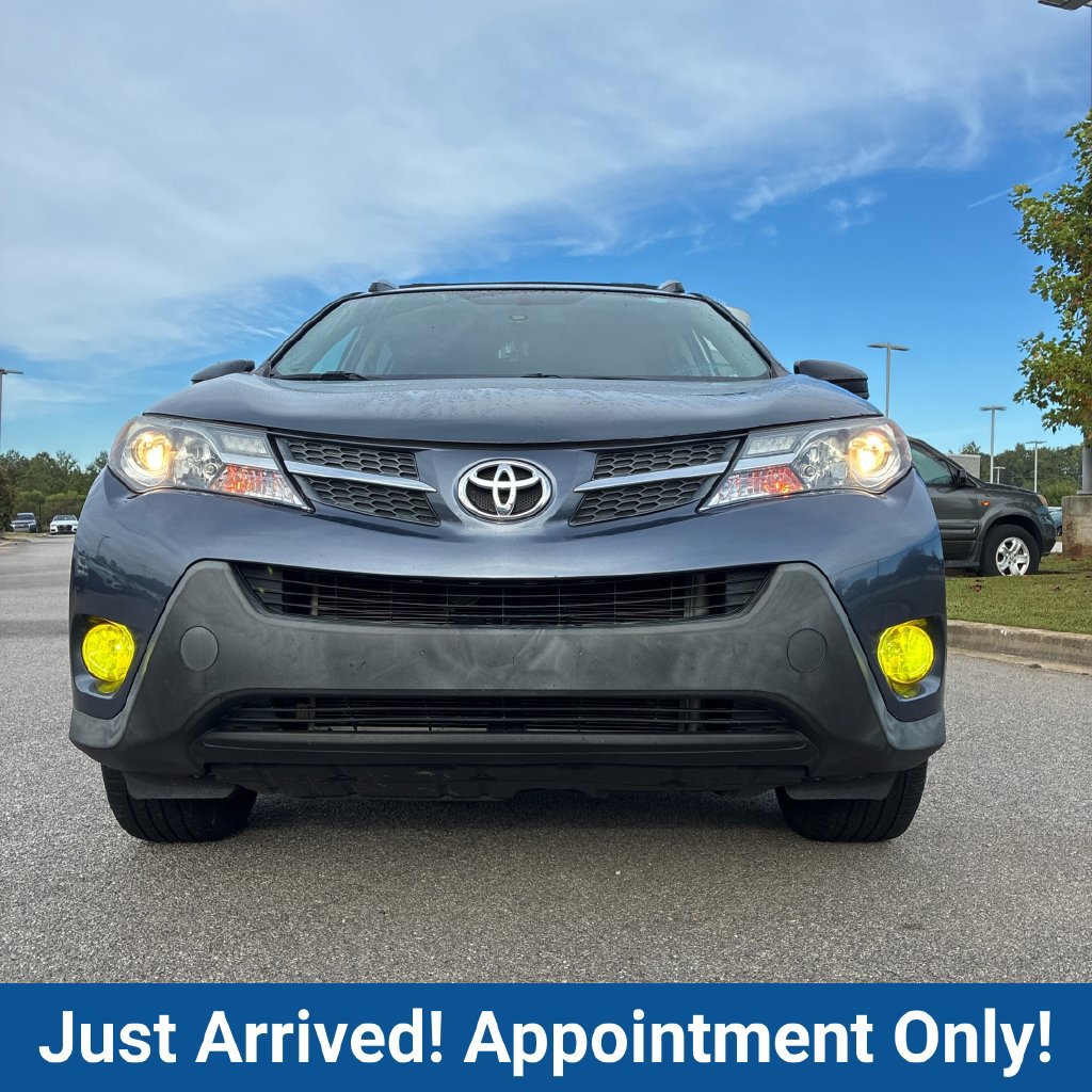 Used 2013 Toyota RAV4 LE FWD image 1