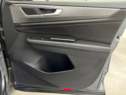 Used 2024 Volkswagen Atlas Cross Sport SE image 25