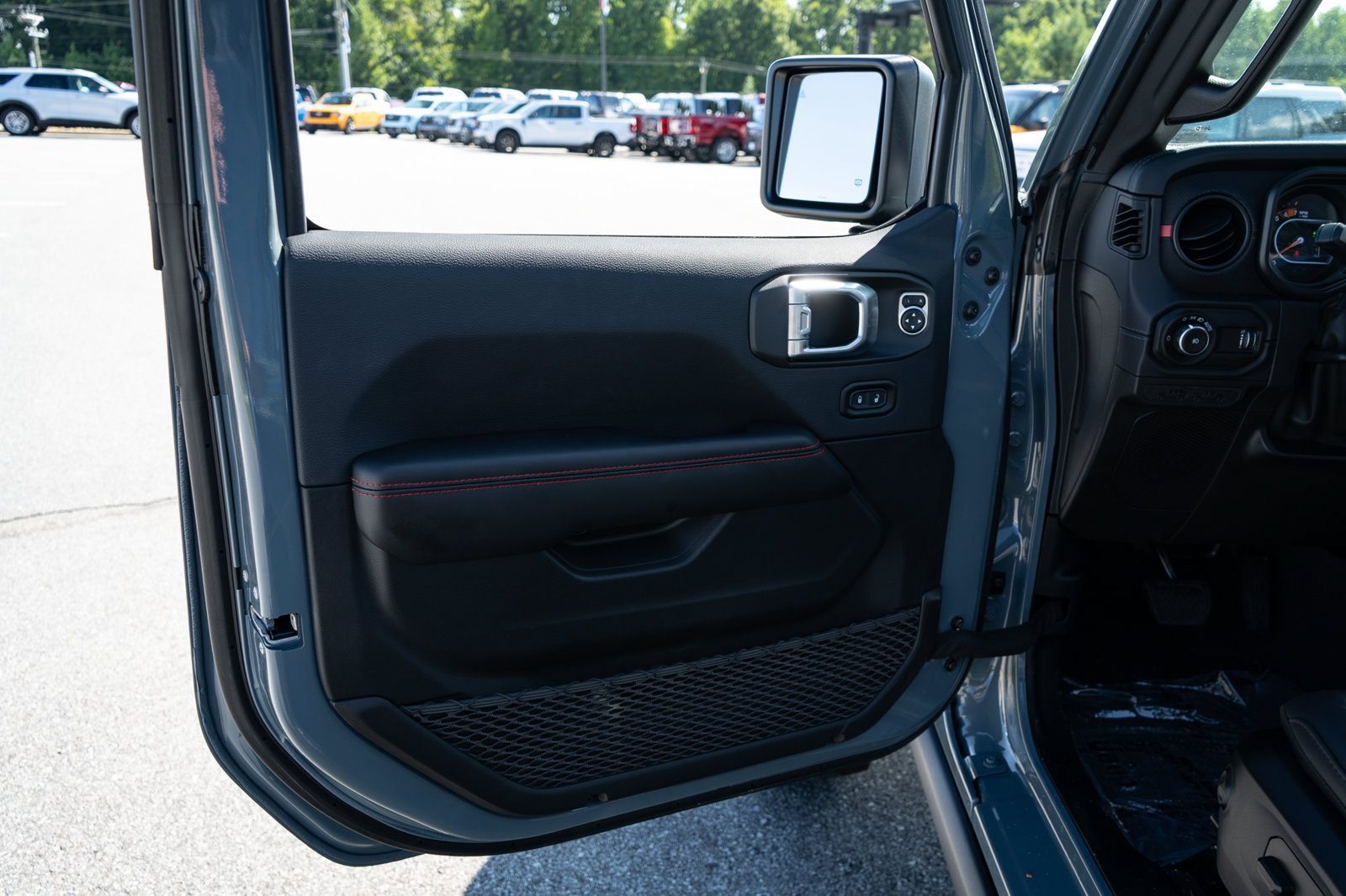 New 2026 Jeep Wrangler Unlimited Rubicon 392 w/ Quick Order Package 27X Moab AWD/4WD image 31