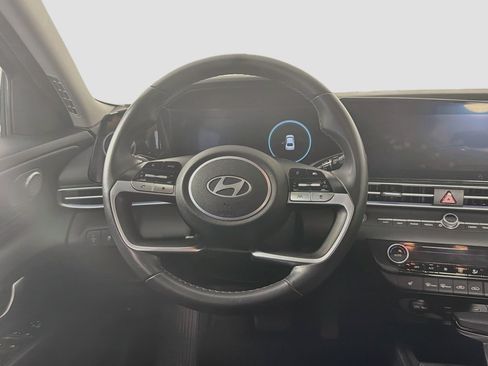 Used 2024 Hyundai Elantra Limited FWD image 18