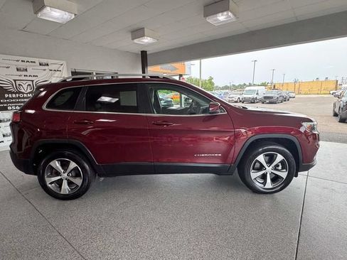 Used 2021 Jeep Cherokee Limited w/ Trailer Tow Group AWD/4WD image 5
