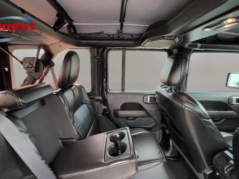Used 2022 Jeep Wrangler Unlimited Sahara w/ Cold Weather Group AWD/4WD image 20
