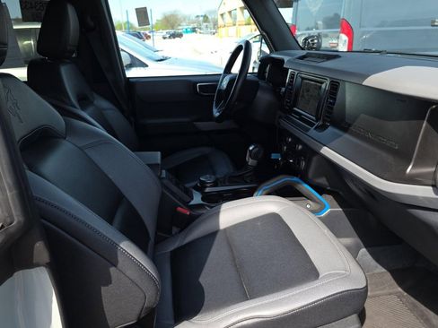 Used 2023 Ford Bronco Black Diamond AWD/4WD image 14