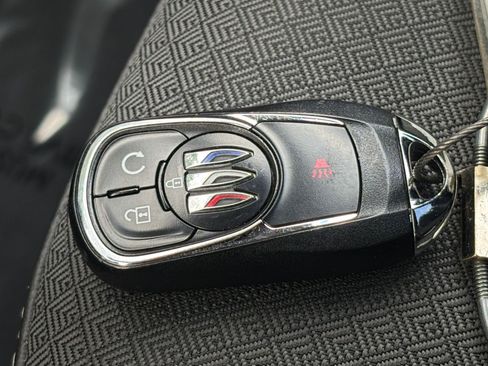 Used 2025 Buick Encore GX Preferred FWD image 21